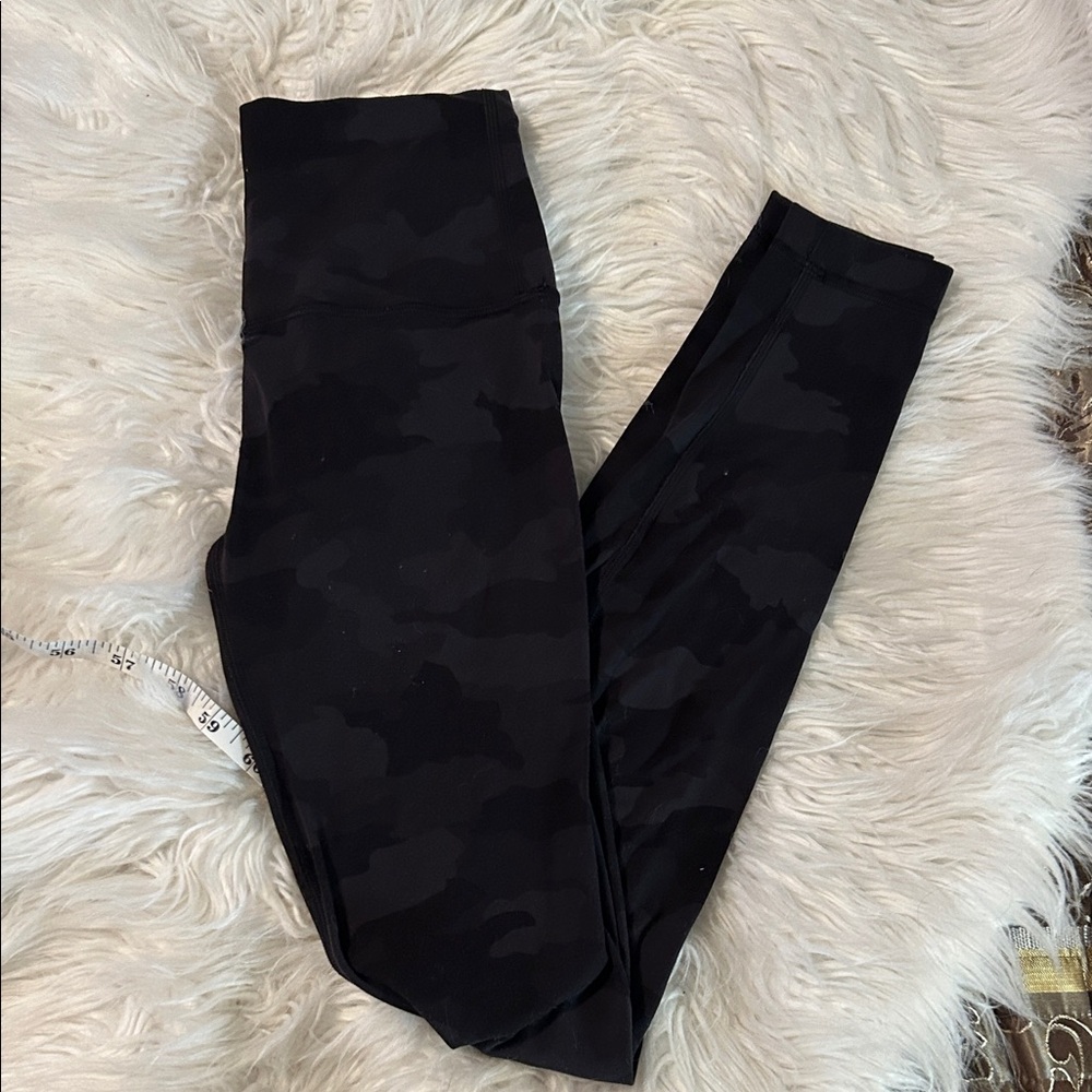 Lululemon Athletica Black Camouflage Full length Leggings Size 2